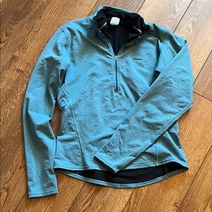 Patagonia Teal Long Sleeve Woman’s Quarter Zip Pullover Medium